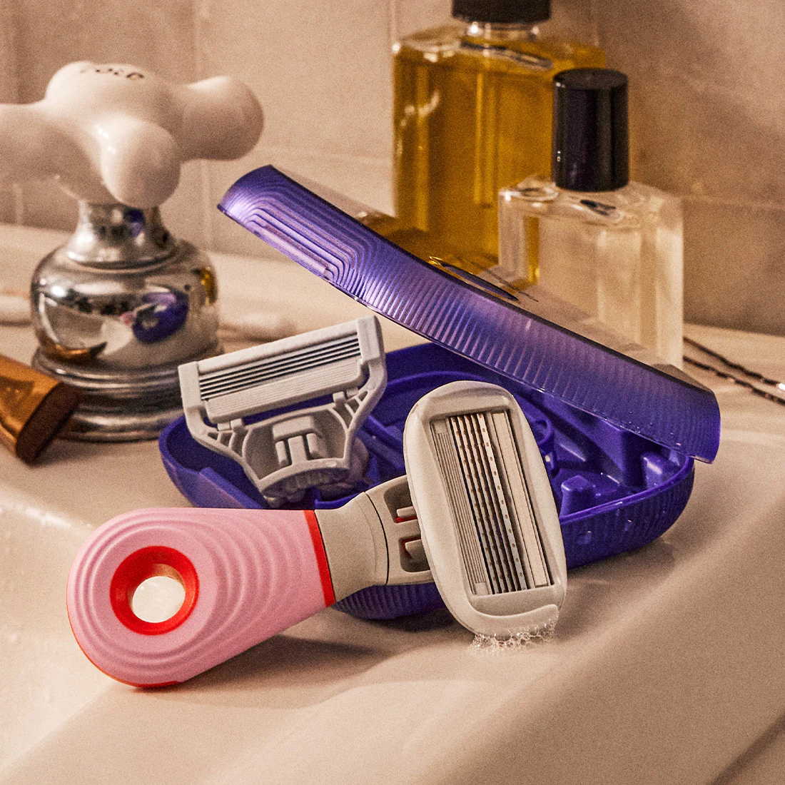 Mini Body & Pubic Travel Razor - Image 4